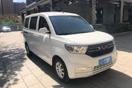 曲靖二手五菱宏光V 2020款 1.5L 手动 劲享版 7座 国VI